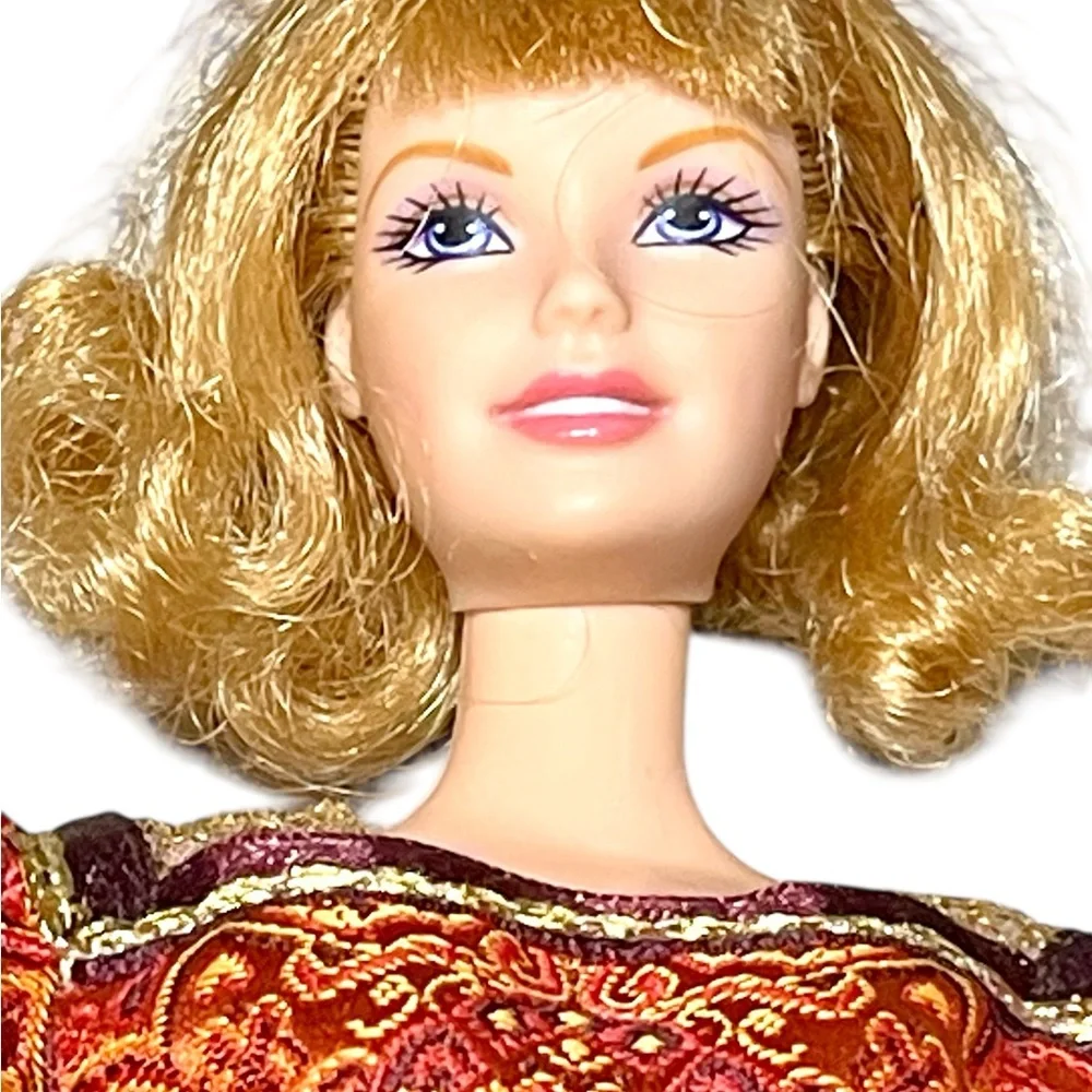 Vintage Barbie doll with short strawberry blonde hair - Picture 4 of 11